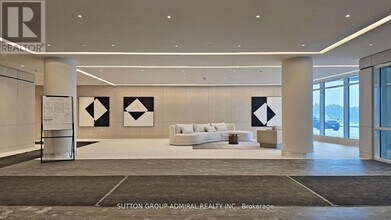 30 Upper Mall Wy in Vaughan, ON - Building Photo - Building Photo