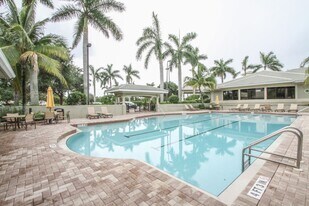 3830 Sawgrass Way in Naples, FL - Building Photo