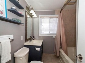 15 Harwood Rd in Cambridge, ON - Building Photo - Building Photo