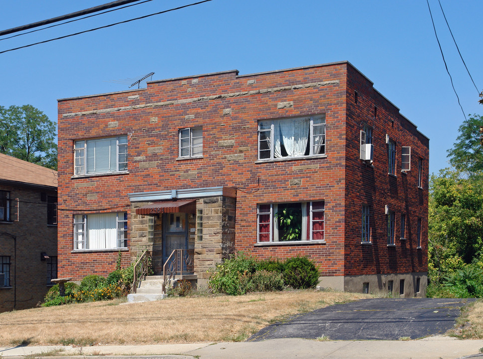 2584 Westwood Northern Blvd in Cincinnati, OH - Building Photo