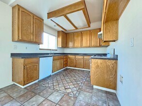 922 W Sullivan Ave in Ridgecrest, CA - Building Photo - Building Photo