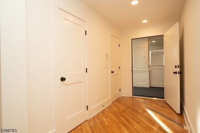 71 N Main St in Lambertville, NJ - Building Photo - Building Photo