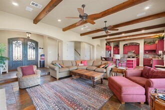 1017 Coventry Rd in Spicewood, TX - Building Photo - Building Photo