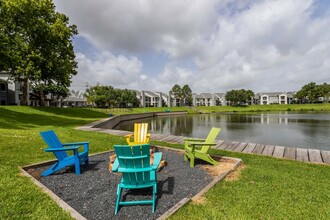 Signature Point Apartment Homes in League City, TX - Foto de edificio - Building Photo