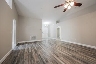 2147 Sandridge Cir in Eustis, FL - Building Photo - Building Photo
