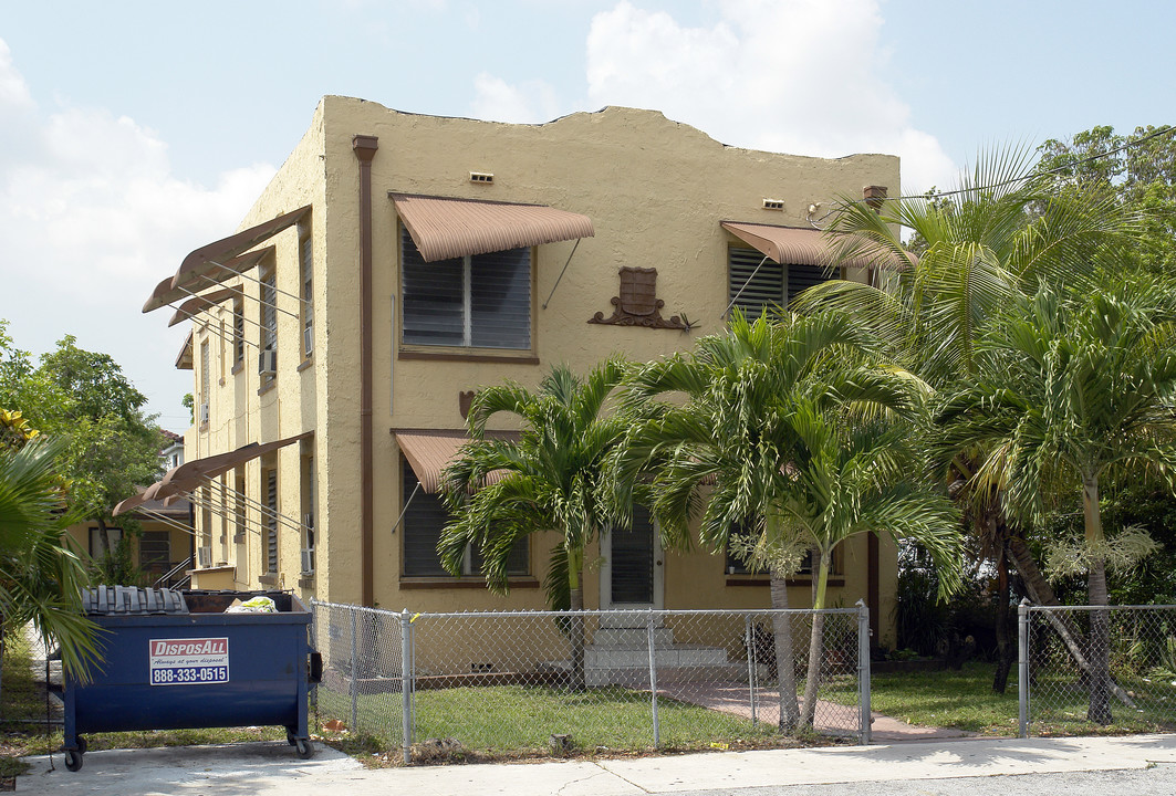 1748 NW 33rd St in Miami, FL - Building Photo