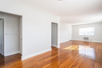 330 84th St in Miami Beach, FL - Foto de edificio - Building Photo