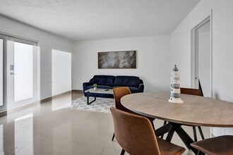 905 N Federal Hwy in Lake Worth Beach, FL - Building Photo - Building Photo