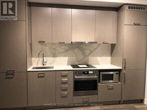 10 Honeycrisp Cres in Vaughan, ON - Building Photo - Building Photo