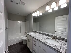 6051 W Mecklin St in Fayetteville, AR - Building Photo - Building Photo