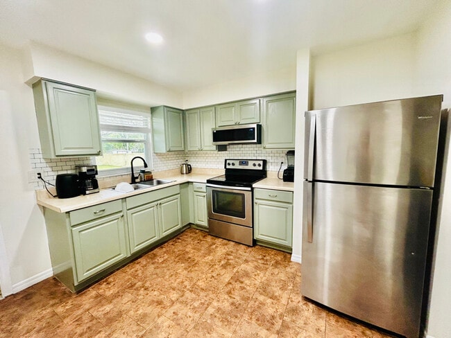property at 1619 Montana Ave