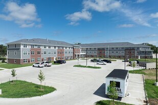192 IV Apartments in Des Moines, IA - Building Photo