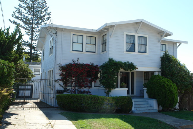 4314 View St in Oakland, CA - Foto de edificio - Building Photo