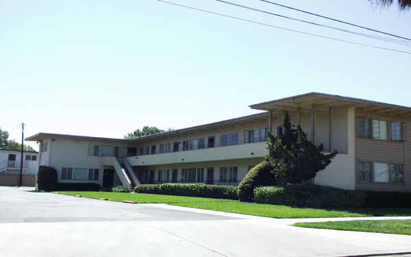 Lime Manor Apartments in Riverside, CA - Foto de edificio - Building Photo