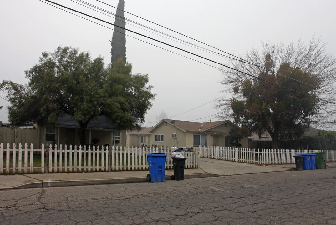 822-828 W Canal Dr in Turlock, CA - Building Photo