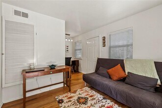 1110 W 22nd St in Austin, TX - Building Photo - Building Photo