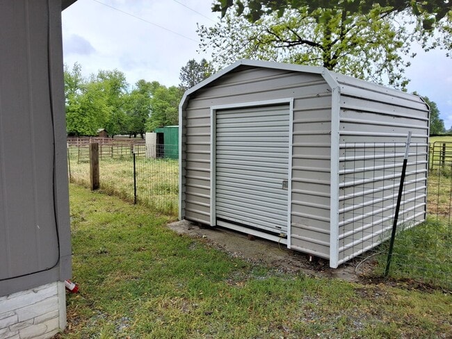 6656-6660 Churn Crk Rd in Redding, CA - Building Photo - Building Photo