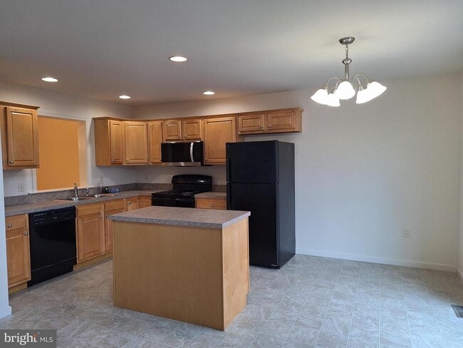 property at 283 Fieldstone Ct