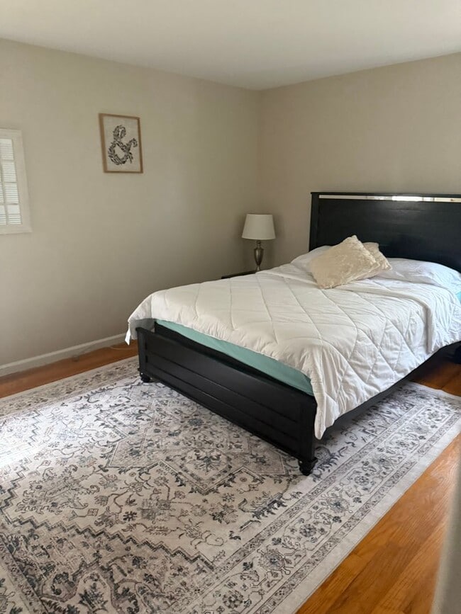 2516 Cherbonne Dr in Greensboro, NC - Building Photo - Building Photo