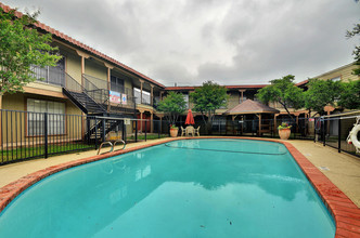 Burl Apartments in Austin, TX - Building Photo - Building Photo