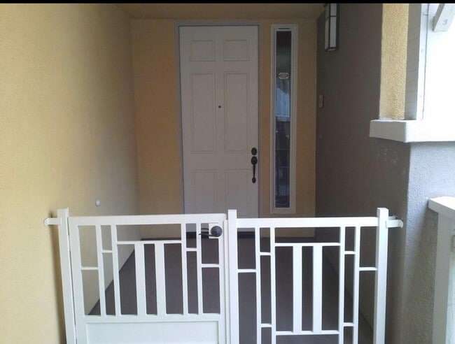 1537 Windshore Way in Oxnard, CA - Building Photo - Building Photo