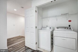 25550 Casale Terrace in Chantilly, VA - Building Photo - Building Photo