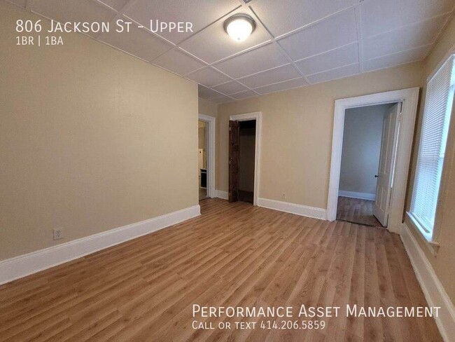 property at 806 Jackson St