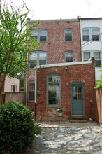 1805 Kenyon St NW, Unit Basement in Washington, DC - Foto de edificio - Building Photo