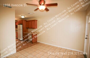 1898 Hanson St in Ft. Myers, FL - Building Photo - Building Photo