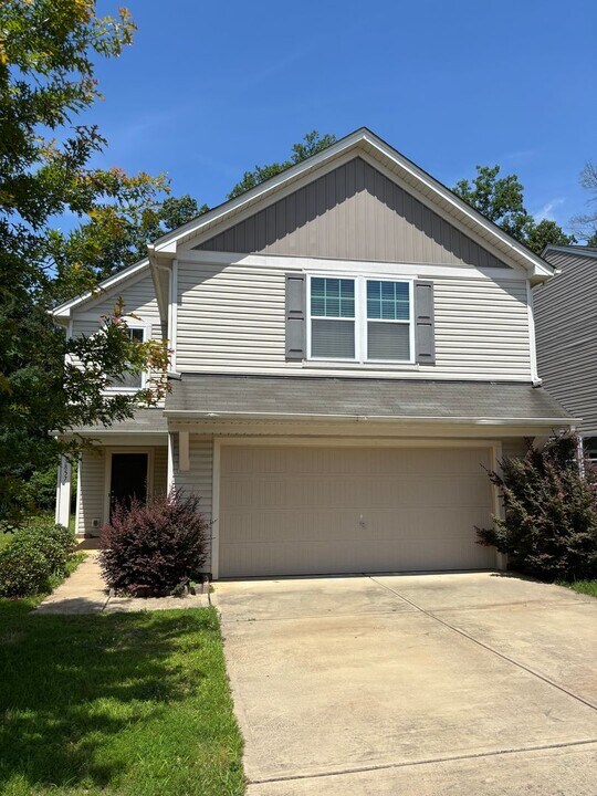3857 Streamside Dr in Gastonia, NC - Building Photo