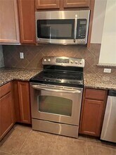 5732 Kinglethill Dr in Lithia, FL - Building Photo - Building Photo