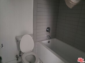 310 S Kenmore Ave in Los Angeles, CA - Building Photo - Building Photo