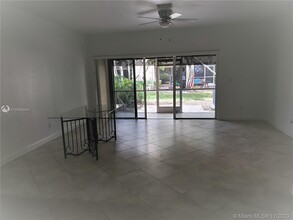 393 SW 122nd Ter in Pembroke Pines, FL - Building Photo - Building Photo