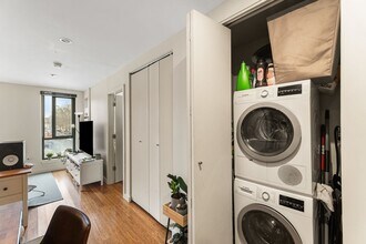 565 Massachusetts Ave, Unit 304 in Boston, MA - Foto de edificio - Building Photo