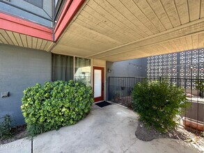 1241 E Medlock Dr in Phoenix, AZ - Building Photo - Building Photo