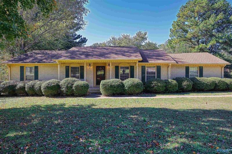 394 Yancy Rd in Madison, AL - Foto de edificio