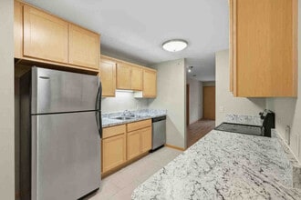 8206 Starr Grass Dr in Madison, WI - Foto de edificio - Building Photo