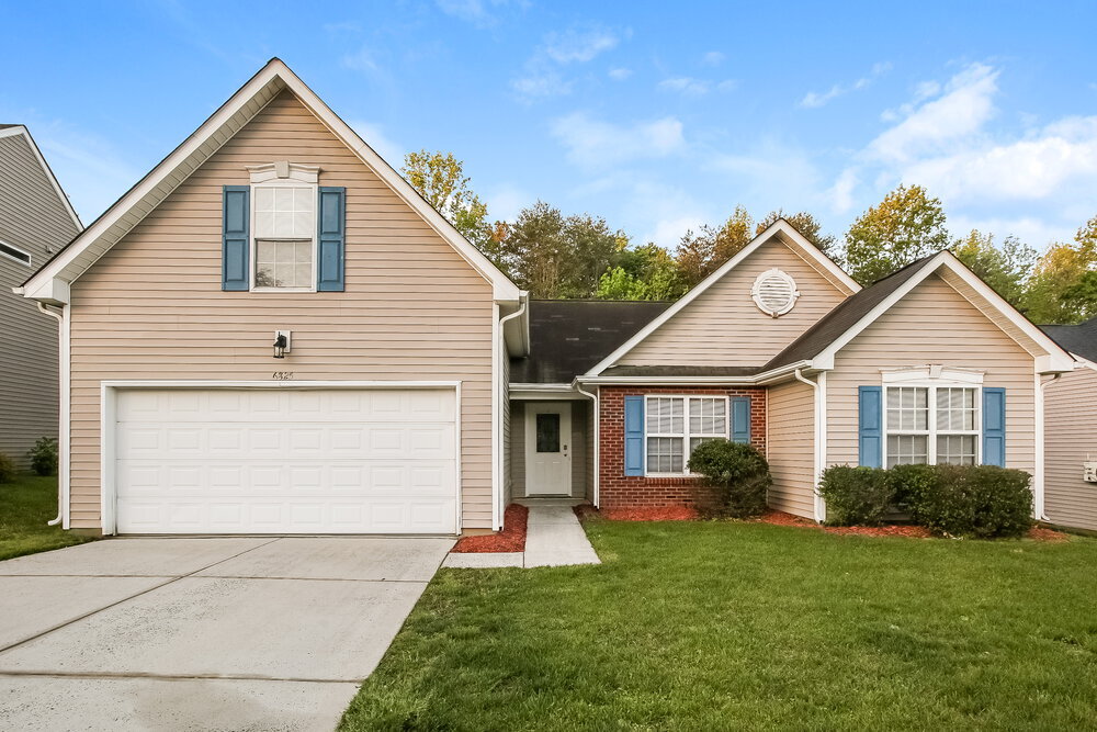 6825 Goldenwillow Dr in Charlotte, NC - Building Photo
