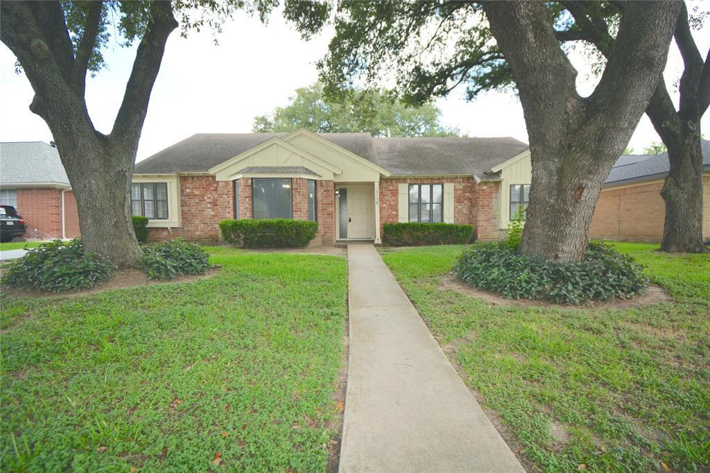 15138 Corona Del Mar Dr in Houston, TX - Building Photo