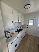 9671 Maureen Dr, Unit C in Garden Grove, CA - Building Photo - Building Photo