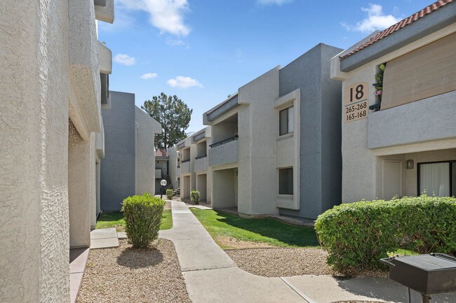 Hidden Cove Apartments in Phoenix, AZ - Building Photo - Building Photo