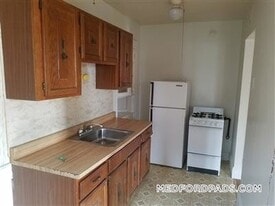 53 Fellsway W in Medford, MA - Building Photo