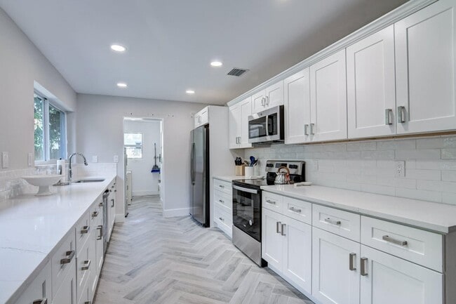 property at 1910 NE 2nd Ave