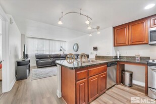 450 N Arlington Ave in Reno, NV - Building Photo