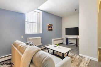 265 College St, Unit 02D in New Haven, CT - Building Photo - Building Photo