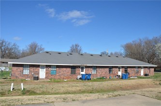 504 SE B St in Bentonville, AR - Building Photo - Building Photo