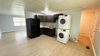 3902 N Mitthoefer Rd in Indianapolis, IN - Building Photo - Building Photo