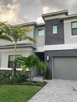 20223 Ainsley St in Estero, FL - Building Photo