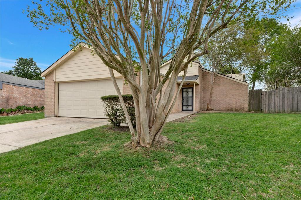16003 Birch Vale Dr in Houston, TX - Building Photo