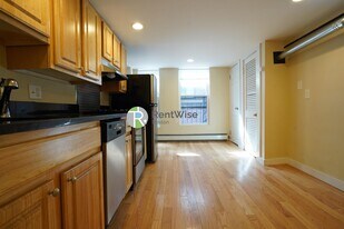 232 Cambridge St, Unit 7 in Boston, MA - Building Photo
